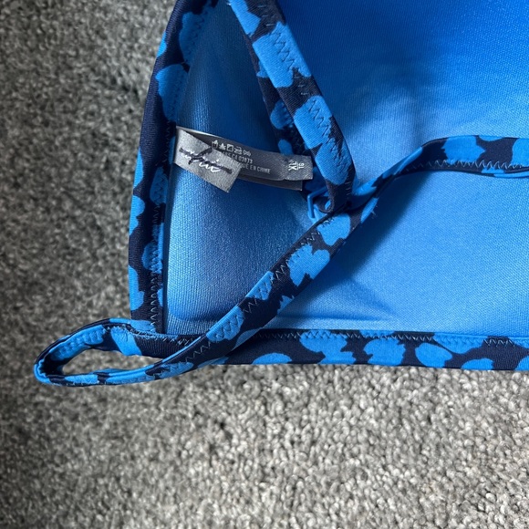 Aerie Perky Triangle Blue Floral Bikini Top Size XL - Picture 4 of 5
